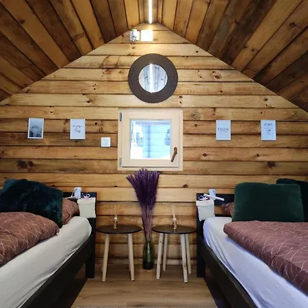 Glamping Tiny Wooden House Aretha Franklin
